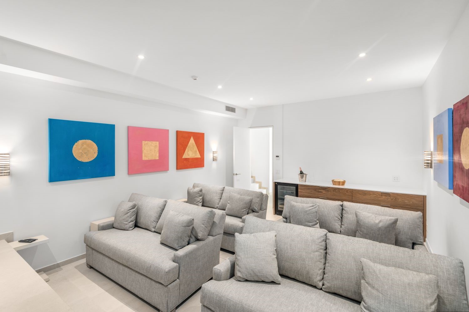 35 BEGB 6 BDRM PREMIUM OV VILLA