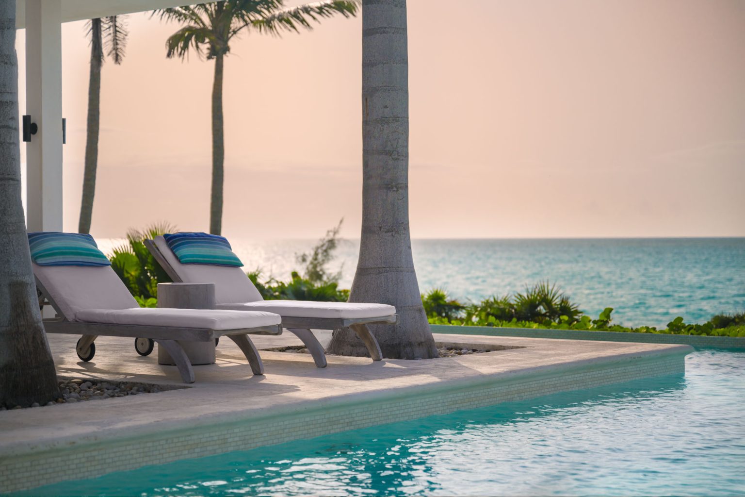 LDV_77 Outdoor Lounge Sunset