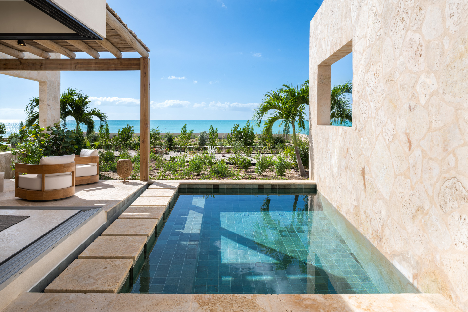 05-Villa-Suite-S1-B-Pool-1