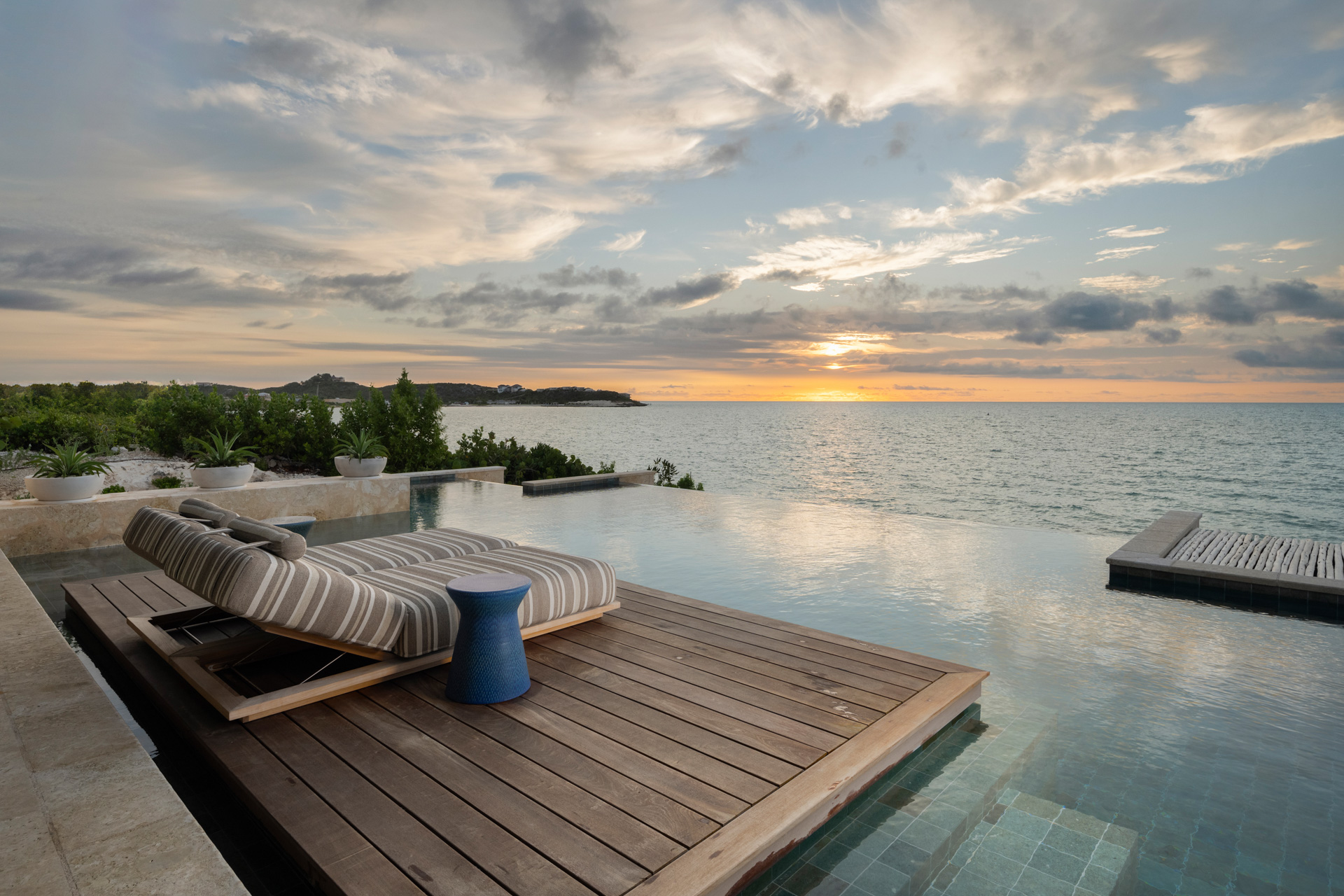 LR-Pool-View-2