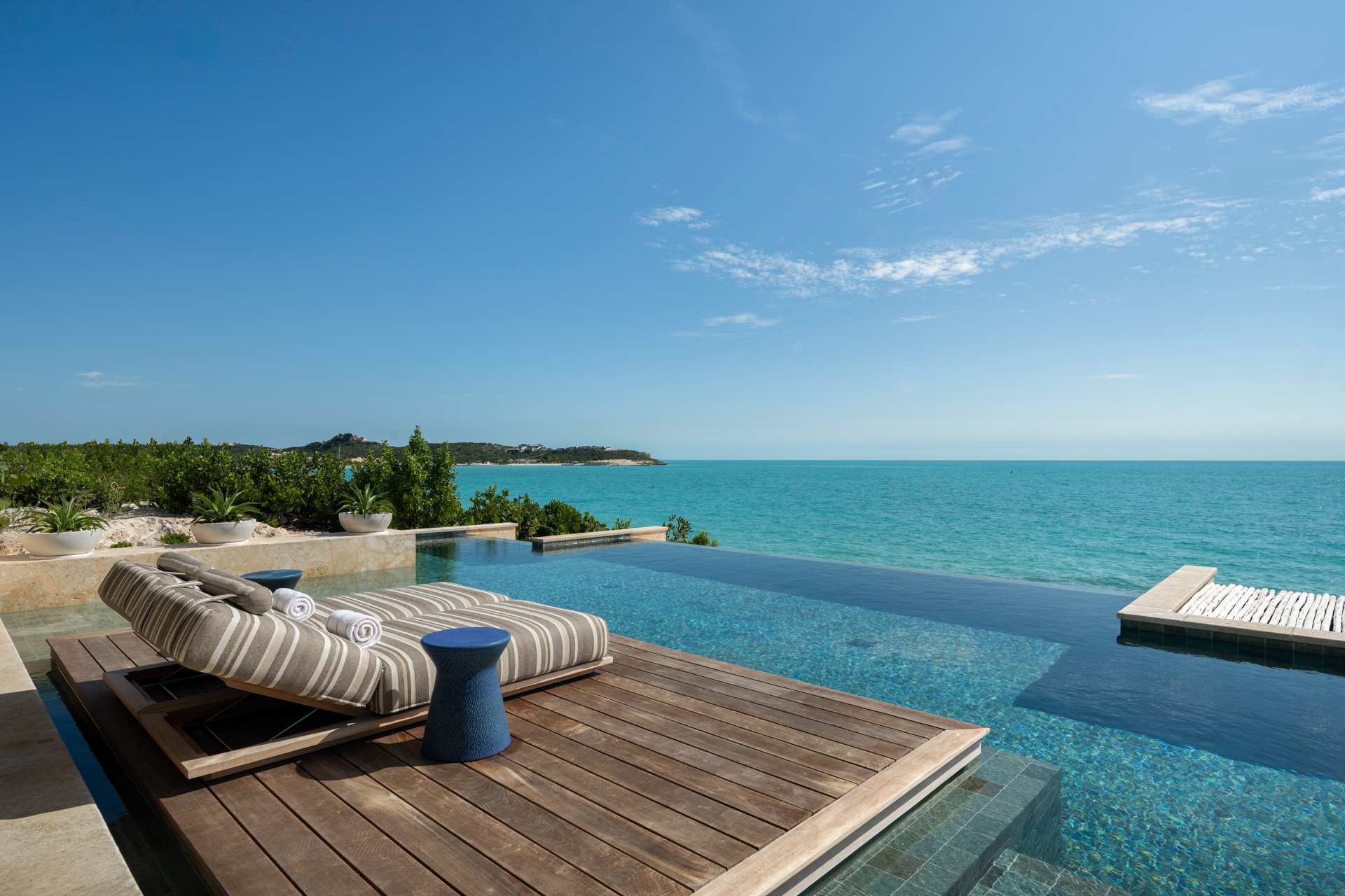 LR-Pool-View-3