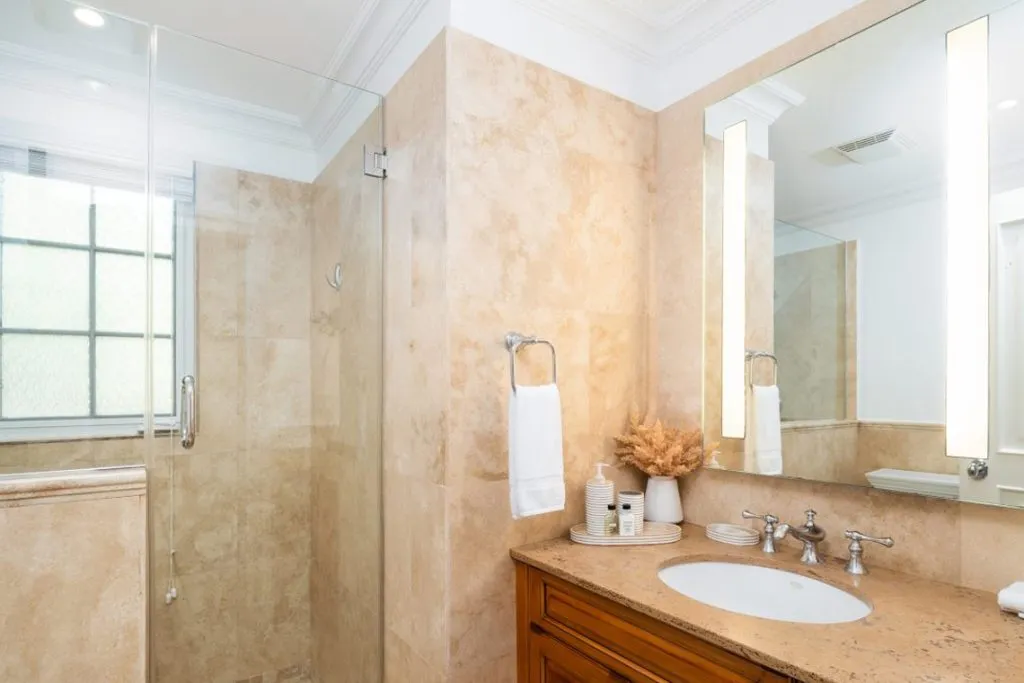 slider-One-Bedroom-Pool-View-2-1024x683.jpg
