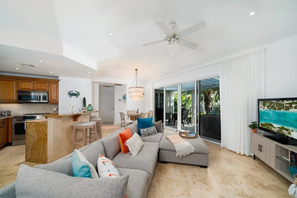 slider-One-Bedroom-Pool-View-4-1024x683.jpg