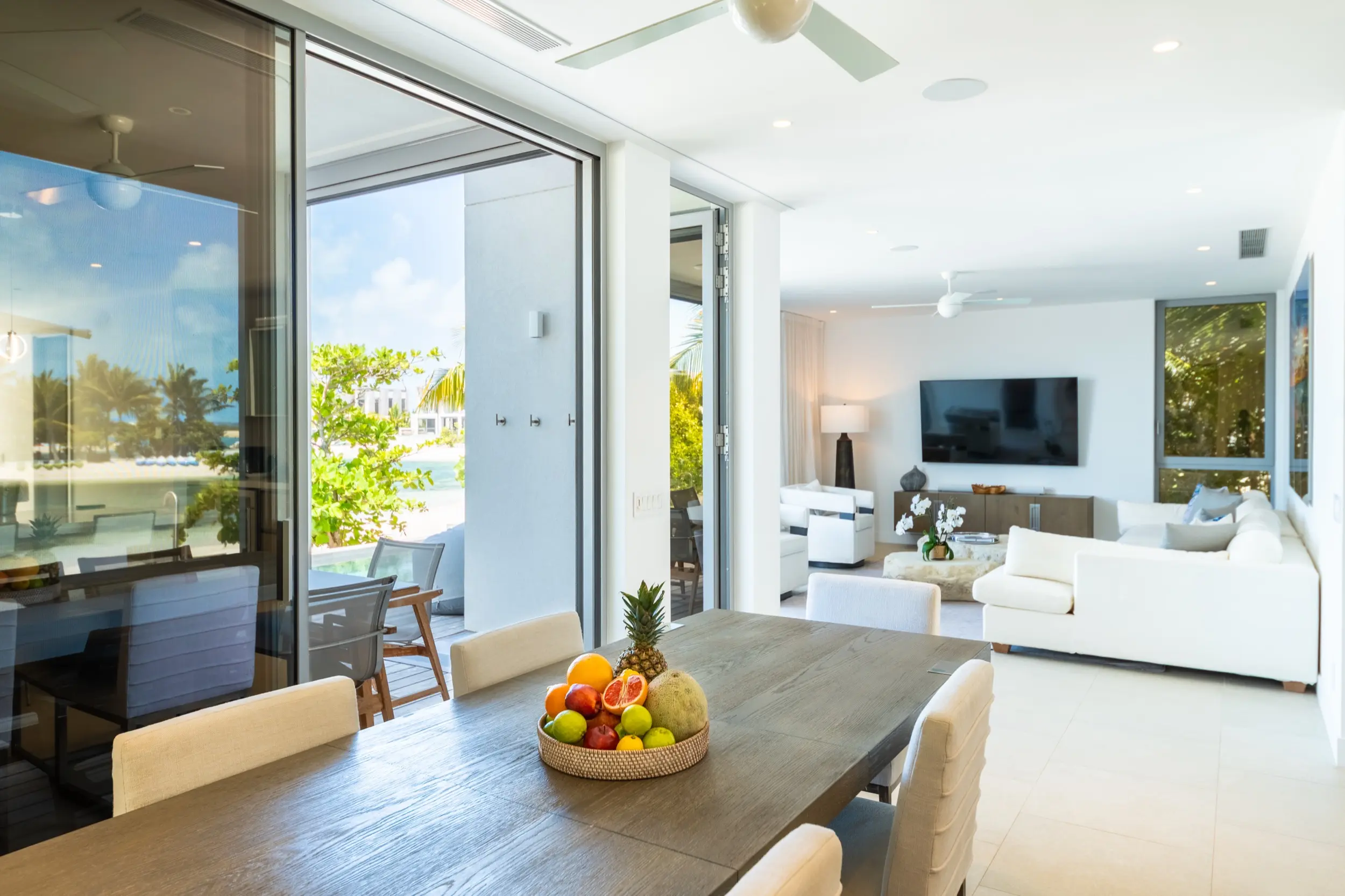 SB_LV04_DiningandLivingRoom