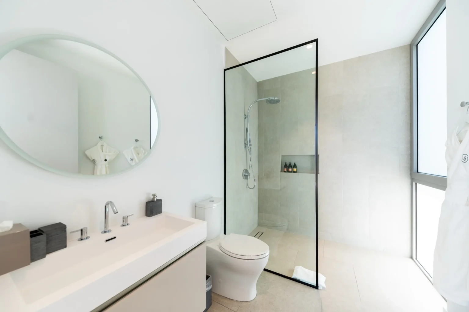 SB_LV16_Bathroom2