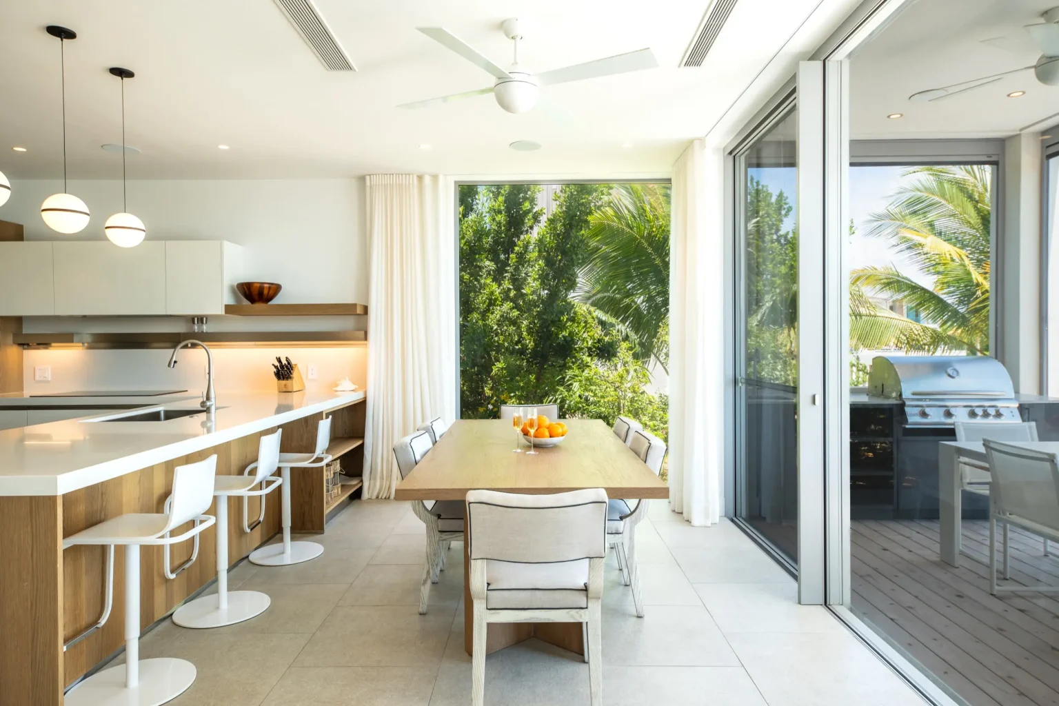 SB_LV16_DiningAreaandKitchen