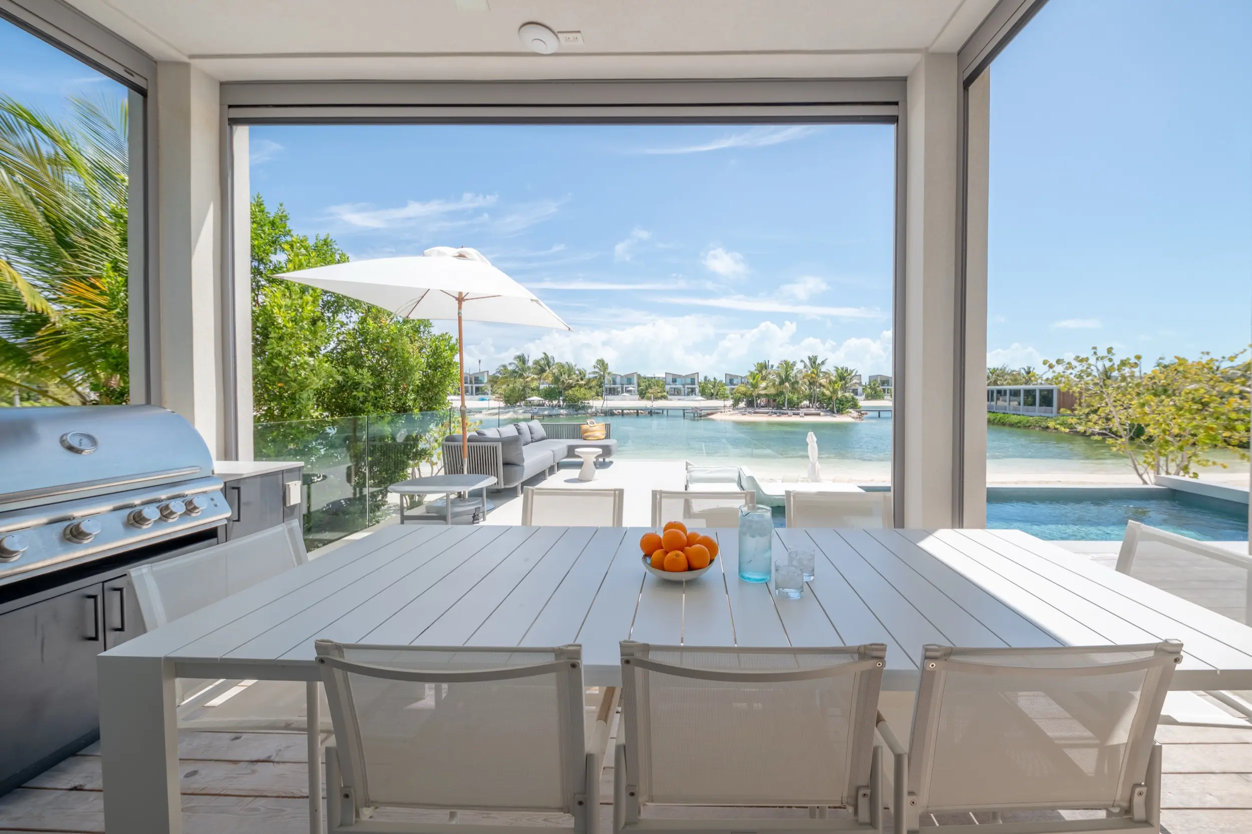 SB_LV16_OutdoorDining