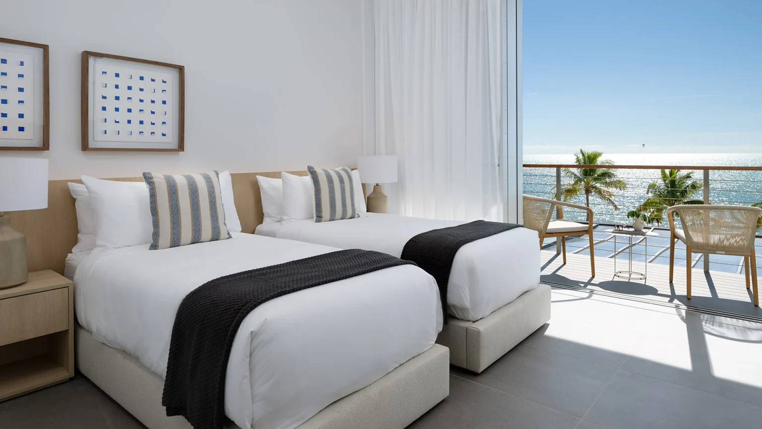 beachenclave-longbay-room-lbbfr-image-01-697ccb59ae442