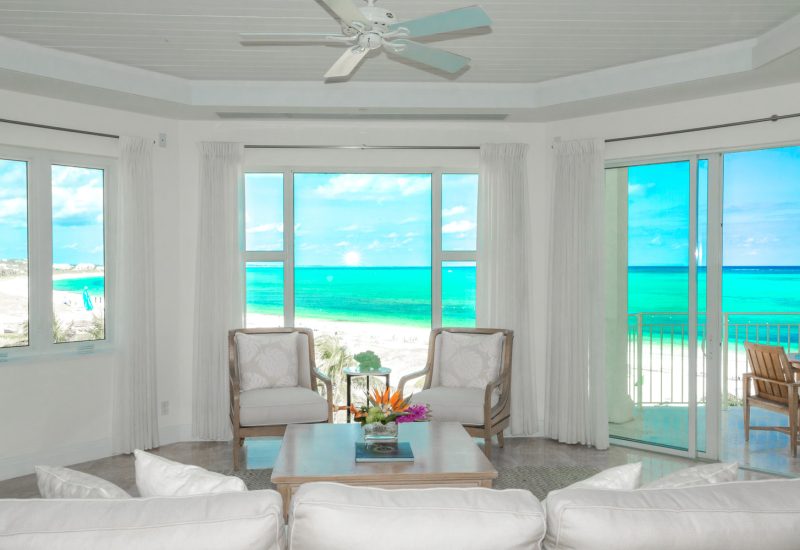 Ocean Front Luxury 1, 2, 3 Bedroom-Living Room